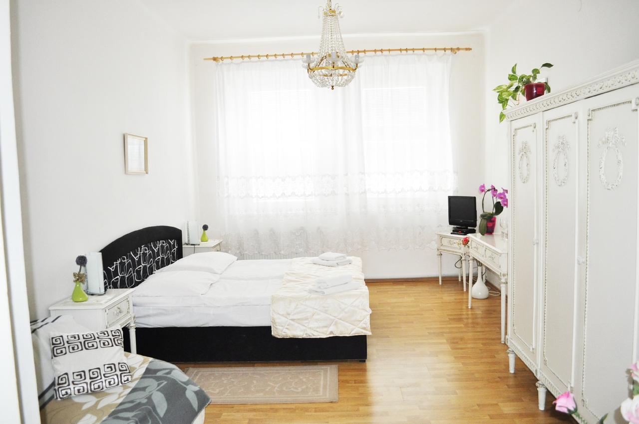 Pension Berg Prague Luaran gambar