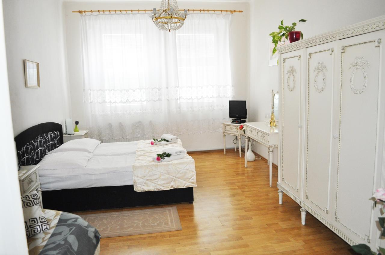 Pension Berg Prague Luaran gambar