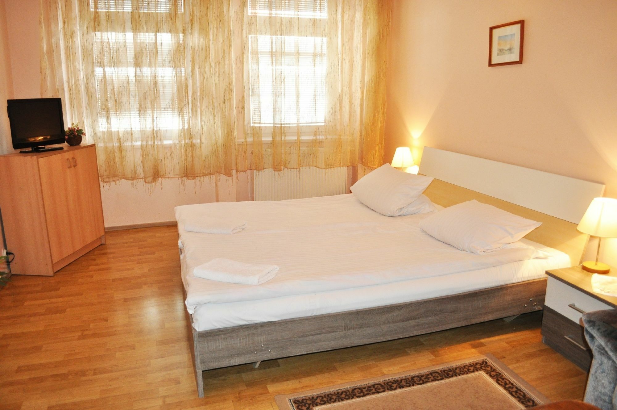Pension Berg Prague Luaran gambar
